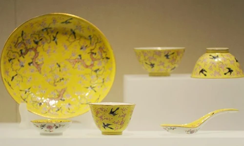 Chiêm ngưỡng cổ vật dùng trong hôn lễ của hoàng đế TQ