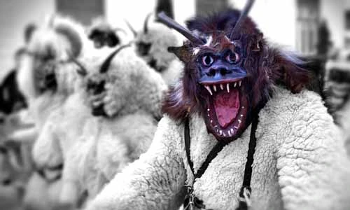 Độc chiêu xua đuổi ma quỷ có một không hai ở Hungary