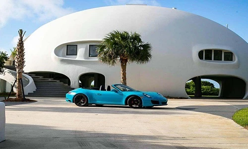 Khám phá căn biệt thự triệu đô có khả năng chống bão