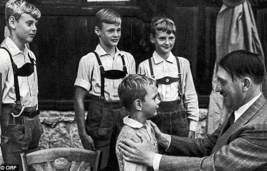 Bật mí chủng tộc hoàn hảo khiến Hitler bị ám ảnh cả đời