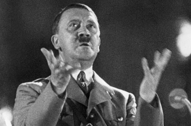 Mổ xẻ quái chiêu "mê hoặc" người dân Đức của Hitler