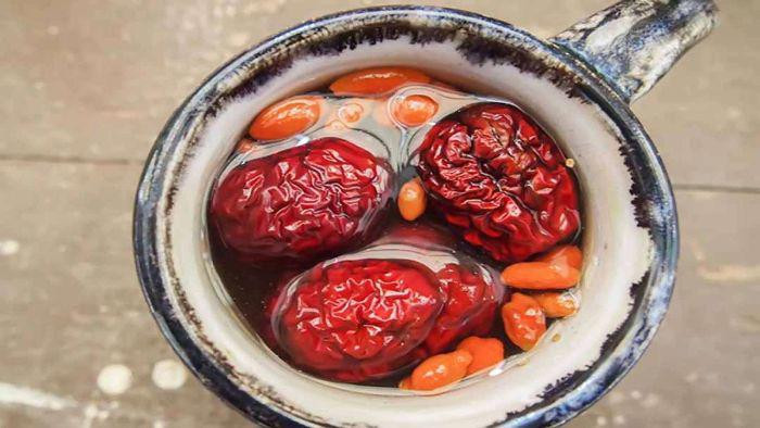 Top thực phẩm bổ khí huyết, táo đỏ đứng thứ 6, gà đen đứng thứ 3 và đứng đầu là loại ai thấy cũng kinh ngạc ảnh 1