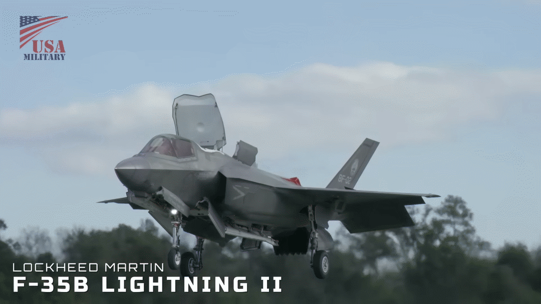 F-35B là phiên bản được phát triển cho thủy quân lục chiến Mỹ, nổi bật nhờ khả năng STOVL, cho phép nó hoạt động trên các tàu đổ bộ có sàn đáp nhỏ hơn tàu sân bay thông thường.