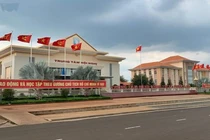 Bình Phước: Cty Quang Minh trúng thầu vá đường ở Long Giang