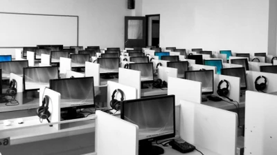 Tây Ninh: Tìm nhà thầu trang bị phòng học ngoại ngữ cho các trường THPT