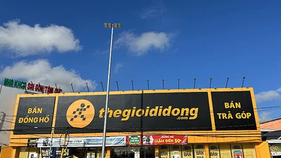 Giá cổ phiếu MWG tăng kỷ lục, Dragon Capital tranh thủ xả hàng