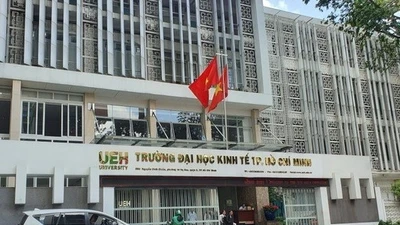 Dự án ĐH Kinh tế TP.HCM: 3 nhà thầu bị loại vì biện pháp thi công "sơ sài"