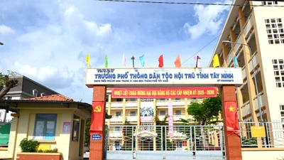 Nhà thầu nào cung cấp thiết bị trường Phổ thông dân tộc nội trú Tây Ninh?