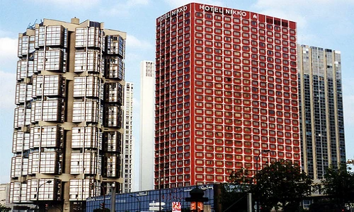 Soi khách sạn to nhất nhì Paris đại gia gốc Việt mua