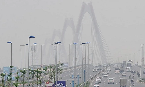 Ảnh: Cây cầu đẹp nhất Việt Nam bị sương mù bao phủ giữa trưa