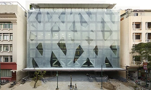 Nhà kính ở phố cổ Hà Nội lộng lẫy trên báo Tây