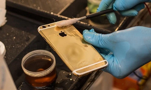 Tận mục các công đoạn cầu kỳ mạ vàng siêu phẩm iPhone