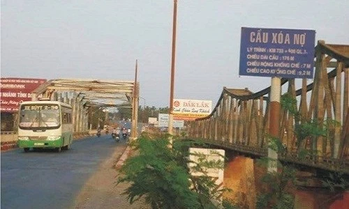 Ngơ ngác với những cây cầu có tên siêu độc ở Việt Nam