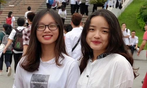 Ngắm nét xinh tươi, trong sáng của nữ sinh thi THPT Quốc gia 2017