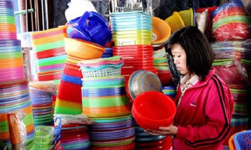 9 lưu ý tránh độc khi đựng thức ăn bằng đồ nhựa 