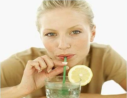 Mẹo thoát khỏi nguy cơ bệnh tật từ ống hút nhựa 