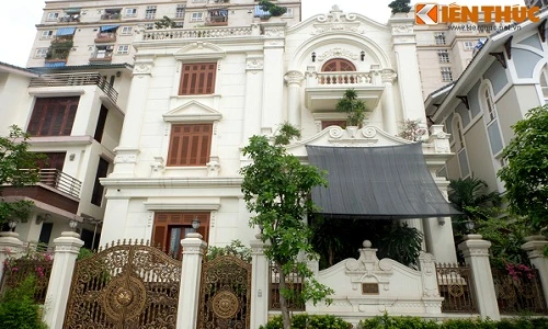 Ngắm biệt thự cổ điển hoành tráng của đại gia Hà Nội