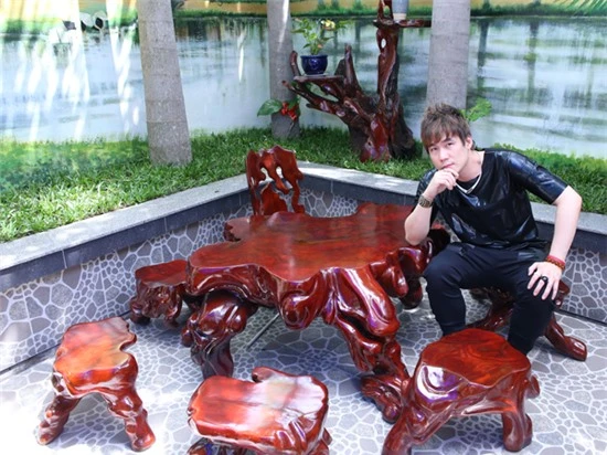 Biệt thự hoành tráng ca sĩ Khánh Phương bị tố lừa tình