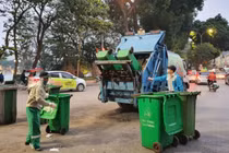 Tây Ninh: Phòng Kinh tế xã Mộc Hóa chi hơn 1,1 tỷ mua sắm thùng rác