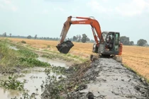 Tây Ninh chỉ định gói nạo vét, san sửa đê kênh Lô 10 hơn 1,2 tỷ cho Tường Tộ