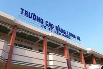 Trường CĐ Long An: Kịch bản cũ lặp lại, một nhà thầu "độc diễn" trúng 2 gói vật tư