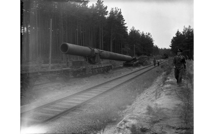 Do đó, siêu pháo Schwerer Gustav không đạt được hiệu quả như mong đợi của chính quyền Hitler. Ngày 14/4/1945, tức 1 ngày trước khi lực lượng Mỹ đến, Đức quốc xã đã phá hủy một siêu pháo nhằm tránh để loại vũ khí này rơi vào tay kẻ thù. Ảnh: militaryhistoria.com.