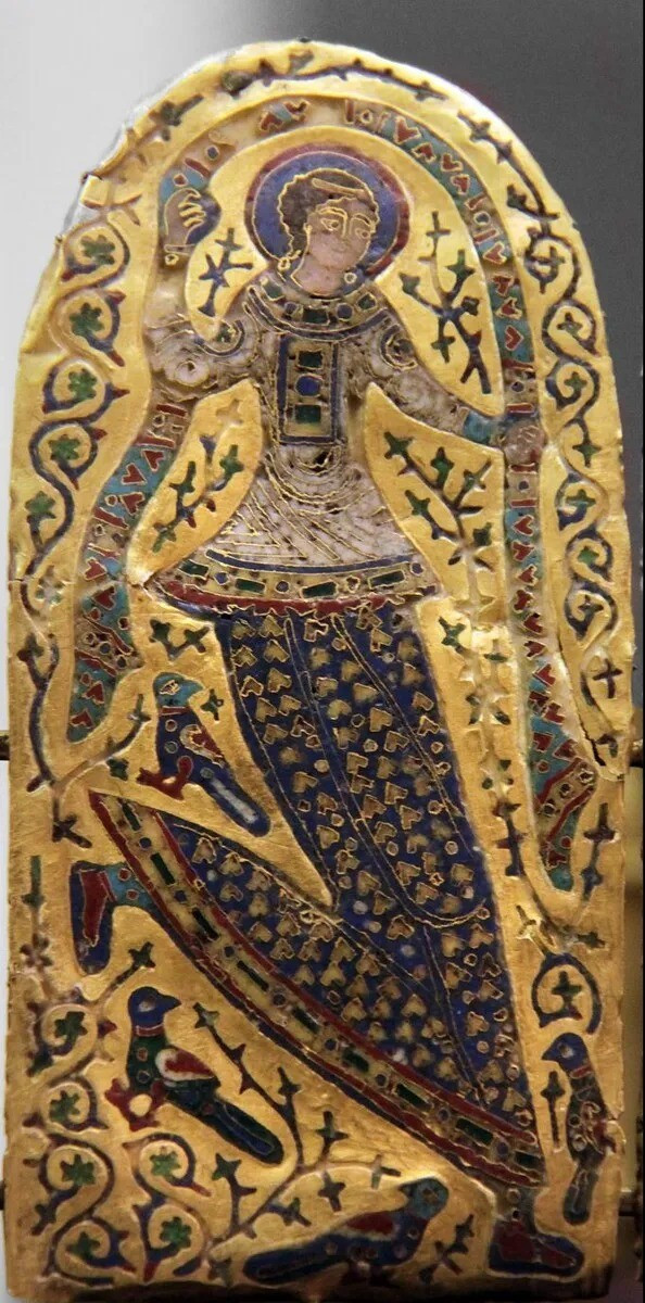 Tuy nhiên, Constantine IX không một mình cai trị đế chế Byzantine. Ông đồng cai trị đất nước cùng với vợ là hoàng hậu Zoë và em gái của bà hoàng là Theodora. Ảnh: medium.com.