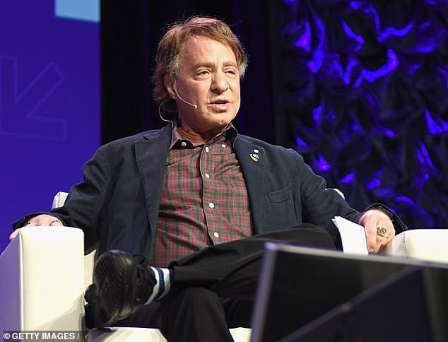 Ông Ray Kurzweil (trong ảnh), nhà tương lai học nổi tiếng, dự đoán đến năm 2029, AI sẽ đạt đến “siêu nhân” - vượt qua năng lực con người, mở ra nhiều đột phá công nghệ nối tiếp nhau. Ảnh: Getty Images.