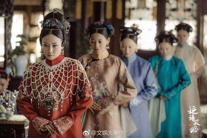 Sau 15 ngày, Khách thị cho người mở lãnh cung thì kinh ngạc phát hiện Thành phi Lý vẫn khỏe mạnh. Vị phi tần này không có dấu hiệu bị bỏ đói là nhờ đã biết trước việc Khách thị bỏ đói các phi tần khác trong lãnh cung nên sớm cho cung nữ, thái giám giấu thức ăn từ trước. Vậy nên, trong 15 ngày ở trong lãnh cung, Khách thị vẫn có đồ ăn nên sống sót.