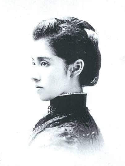 Geisha Mutsu Ryōko, cô có xuất thân dòng dõi samurai