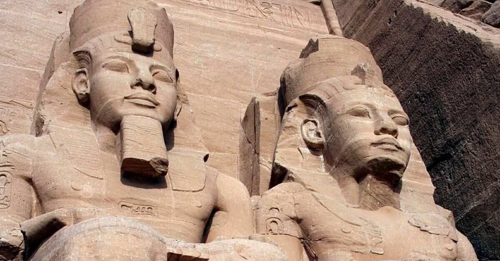 Giới nghiên cứu suy đoán Merneptah thuận lợi đăng cơ có thể là nhờ pharaoh Ramesses II đã "dọn đường" cho người con này từ trước khi qua đời, bao gồm việc sắp xếp các đại thần phò tá con trai. Do đó, Merneptah không phải đổ máu để trở thành nhà cai trị tối cao của Ai Cập. Ảnh: youregypttours.com.