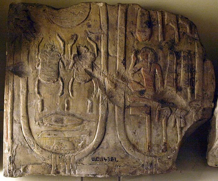 Các nhà nghiên cứu tìm được rất ít thông tin về pharaoh Ay - người cai trị Ai Cập sau khi Tutankhamun qua đời. Họ chỉ biết rằng, trước khi lên ngôi báu, Ay là một quan chức hoàng gia cấp cao trong nhiều năm. Ông có thể từng giữ chức tể tướng. Ảnh: Captmondo.