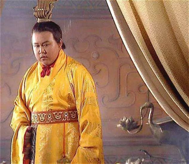 Xuất thân từ tầng lớp thường dân, từng kiếm sống bằng việc bán dép rơm, Lưu Bị đã gây dựng sự nghiệp từ hai bàn tay trắng trở thành hoàng đế sáng lập của nhà Thục. Lưu Bị đã truyền ngôi cho Lưu Thiện nhưng người con này không thể bảo vệ cơ nghiệp và bị Tư Mã Viêm đánh giá là bất tài. Ảnh trong bài mang tính minh họa.