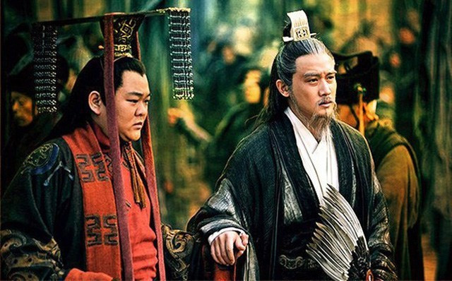 Theo sử sách, Lưu Thiện là con trai của Lưu Bị - hoàng đế sáng lập nhà Thục vào thời Tam quốc với Cam phu nhân (người sau này được truy phong là Chiêu Liệt hoàng hậu). Trước khi qua đời, Lưu Bị đã chọn Lưu Thiện làm người kế vị và căn dặn Gia Cát Lượng cùng các thân tín phò tá con trai.