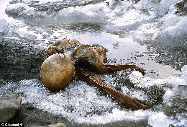 Theo các chuyên gia, người băng Otzi có tổ tiên khác với những cá nhân cùng thời và có thể đến từ nhóm nông nhân khác chưa từng biết đến. Họ có thể có thêm thông tin về vấn đề này khi tìm thấy hài cốt của những người sống vào thời Đồ đá mới ở Anatolia và miền bắc Italy. Ảnh: Channel 4.