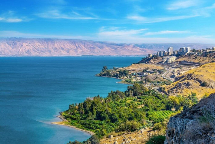 Các quan chức Israel nhấn mạnh rằng, nước ở Biển hồ Galilee vô hại và các cuộc thử nghiệm cho thấy nước an toàn để bơi. Ảnh: israel.travel.