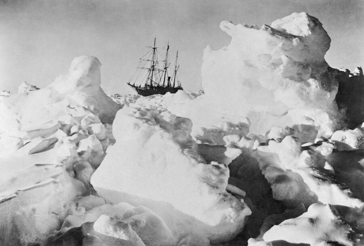 Vào năm 1822, thương nhân Hugh Glass tham gia đoàn buôn bán lông thú gồm 100 người. Họ được thuê để "vượt sông Missouri" nhằm thực hiện giao thương với các bộ lạc bản địa trong khu vực. Đoàn buôn bán lông thú này được chỉ huy bởi Tướng William Henry Ashley. Ảnh: Getty Images.