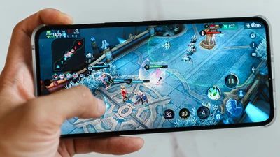 Chiếc gaming phone mới nổi bật với sạc 80W và đèn LED