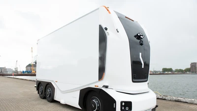 Xe tải tự hành nặng 37 tấn vận hành tại cảng Antwerp
