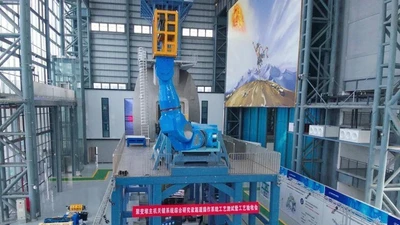 Trung Quốc phát triển robot nâng nặng bằng 10 con voi