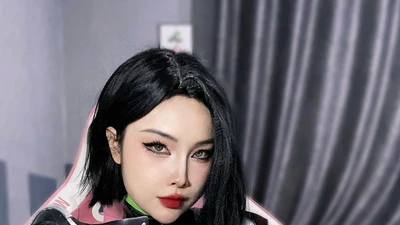MC Nana cosplay Viper Mommy khiến fan VALORANT dậy sóng