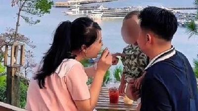 Vợ chồng trẻ ngủ quên thoát nạn lật tàu Vịnh Xanh, người bán vé lên tiếng