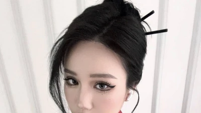 Streamer phú bà đình đám làng game đốn tim triệu ánh nhìn