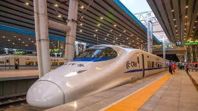 Đường sắt cao tốc Trung Quốc được ví "kiệt tác trên cạn"