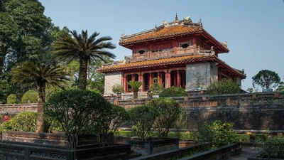Vua Minh Mạng “tinh giản biên chế”: Quan lười đều mất ghế
