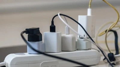 Quên rút phích cắm 14 thiết bị này khi đi du lịch coi chừng gặp họa 
