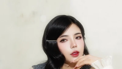 Nữ MC Esports nháy mắt nũng nịu khiến fan nam “đổ gục” 