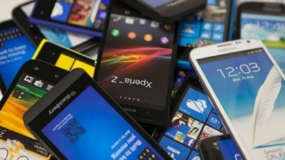 Hàng loạt tiệm sửa điện thoại ở Trung Quốc đóng cửa bất ngờ