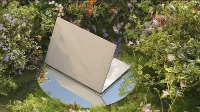 ASUS gây sốt với laptop AI siêu nhẹ, thiết kế biết “chạm” 
