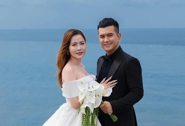 “Bé An” Hùng Thuận khoe ảnh cưới, tiết lộ được mẹ mai mối